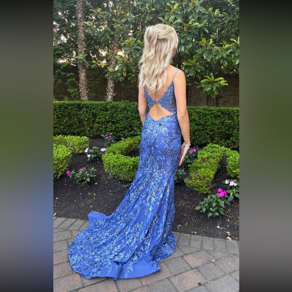 Gorgeous Ellie Wilde Prom Dress sz4 Dusk blue periwinkle EW36003 sequin & lace